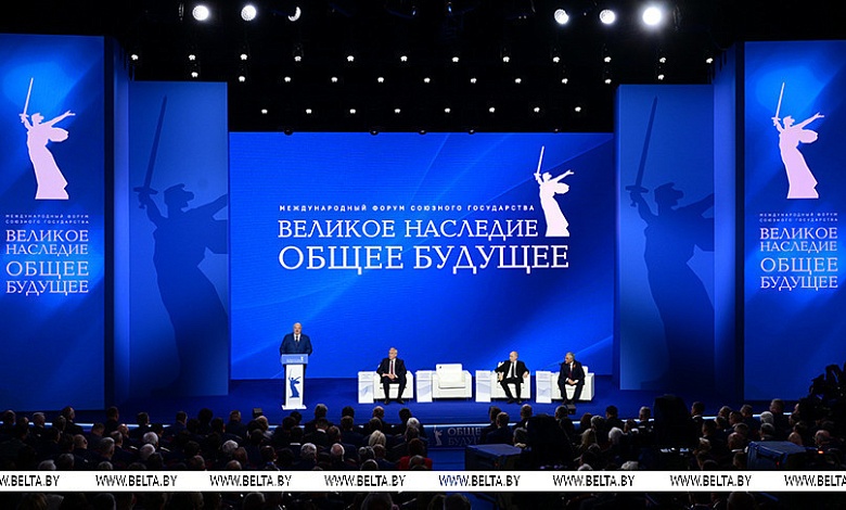 Мамаев курган, союзный форум и переговоры с Путиным. Как прошел визит Лукашенко в Волгоград