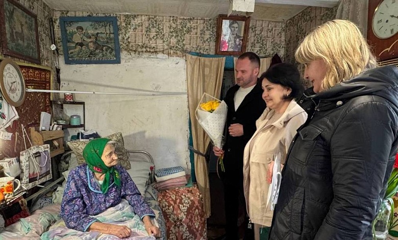 Со 100-летним юбилеем поздравили жительницу агрогородка Полесский