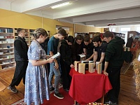 Библионочь собрала как школьников, так и взрослых в библиотеке Лунинца
