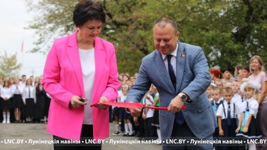 В День знаний в Синкевичской школе открыли площадку с уличными тренажерами