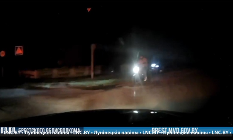 Несовершеннолетнего бесправника из Минской области задержали на мотоцикле в Лунинецком районе