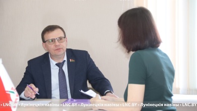 Работа депутата в округе: прием граждан и встречи с трудовыми коллективами