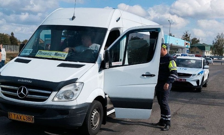 Госавтоинспекция проверяет маршрутки в Лунинецком районе