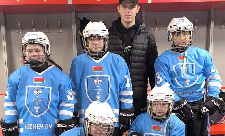 Девочки играют в хоккей! Лунинчанки приняли участие в сборах в Минске