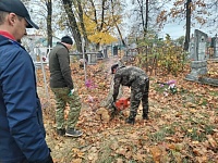 Коммунальники приняли участие в республиканском субботнике в Лунинце