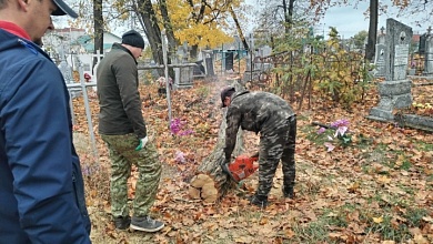 Коммунальники приняли участие в республиканском субботнике в Лунинце