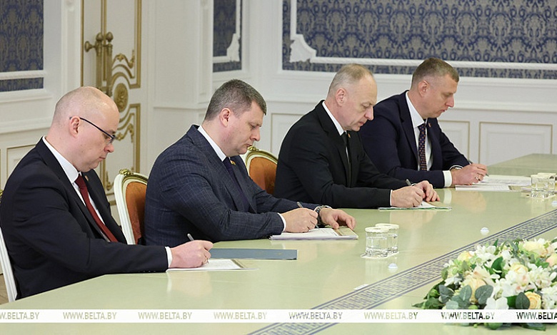 Лукашенко поручил взяться за контрафактную и некачественную продукцию