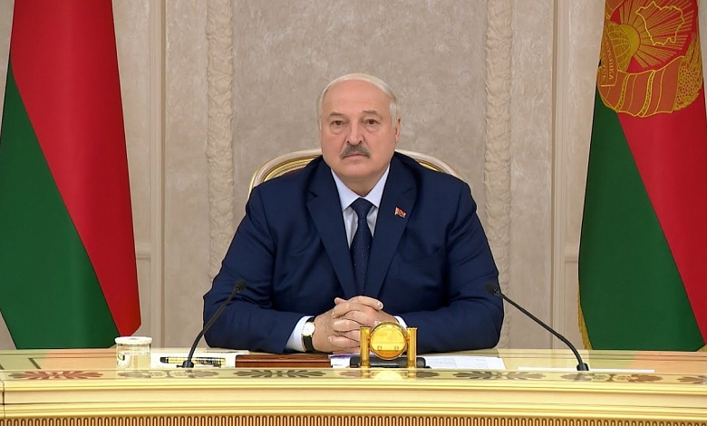 Лукашенко: Это не дело! Поэтому нам нужны гарантии! // Про Кузбасс, посредников и технику