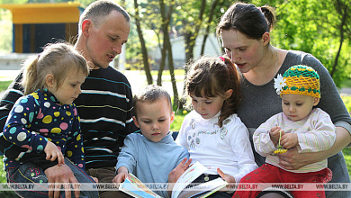 Лукашенко: нужно выработать эффективную систему поддержки семей, чтобы помощь шла именно на детей