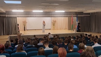 С концертом и животными в Лунинец приехали гости из Витебска 