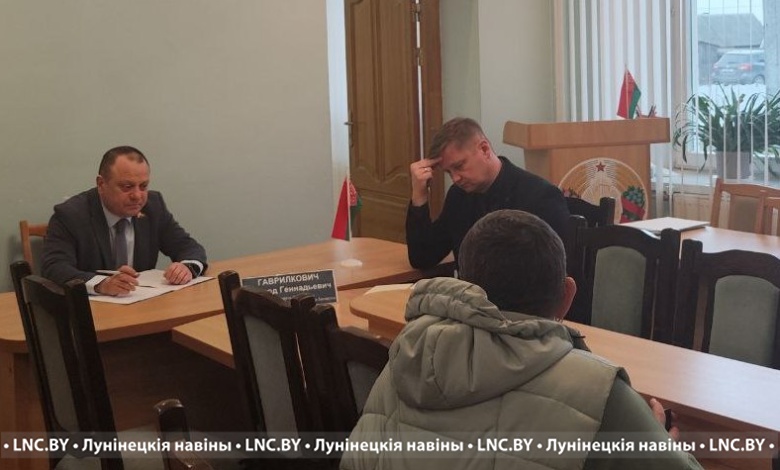 Сенатор проводит прием граждан в Микашевичах 