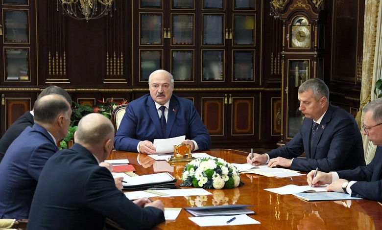 Лукашенко: Это не по-мужски! // Кто живёт "духом Пилсудского"? // Кадры, отношения с США и РОБОТЫ