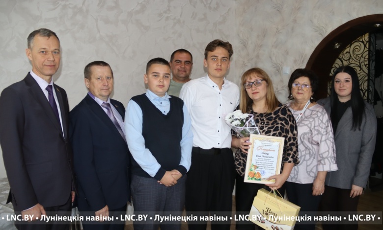 Многодетные семьи принимают поздравления в Лунинецком районе