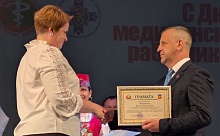 Граматы Брэсцкага аблвыканкама ўдастоена загадчык Язвінскай амбулаторыі ўрача агульнай практыкі Вольга Мірошкіна