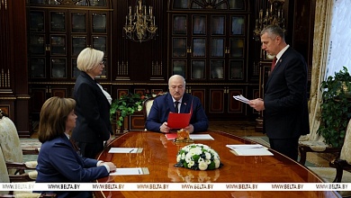 Лукашенко: Это ПОСЛЕДНИЙ шанс для вас! Я больше с вами разговаривать не буду! // Кадровый день