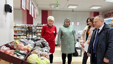 Сенатор провел мониторинг цен в магазинах Лунинецкого райпо в Микашевичах