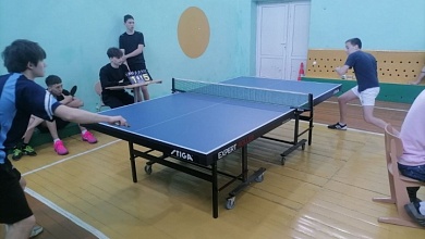 Кто вышел в финал первенства района по настольному теннису?
