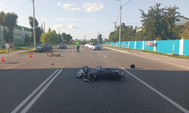 Мотоциклист столкнулся с пьяным велосипедистом 