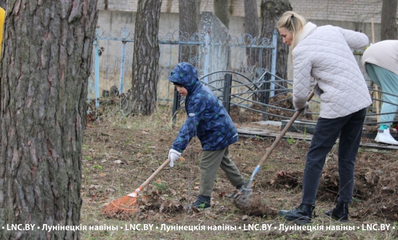 Порядок в городе наводят жители Микашевичей