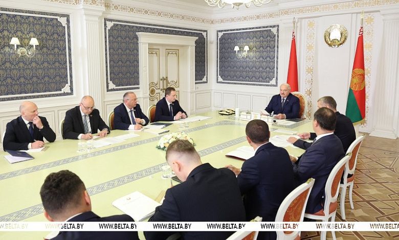 "Не на совещание к Президенту, а в тюрьму". Лукашенко предупредил о недопустимости махинаций с "криптой"