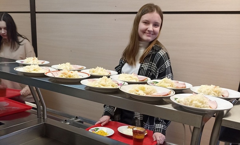 ШВЕДСКИЙ СТОЛ для школьников. Оценили меню в столовой | Удивительный эксперимент