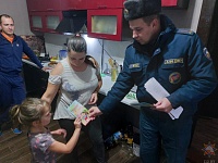 Сотрудники МЧС в Лунинецком районе напомнили о правилах пожарной безопасности