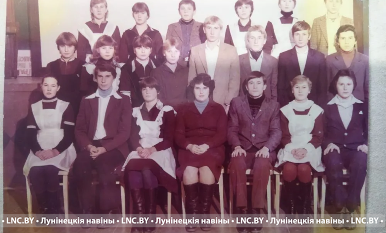 Выпускники школы в Лунинецком районе встретились через 40 лет! Подробности