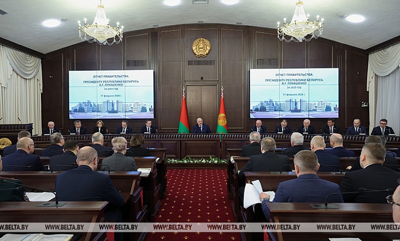 Лукашенко: во всех сферах нужно срочно избавиться от "бюджетных присосок"