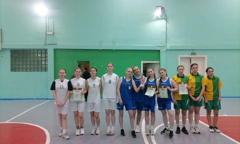 Лучше всех играют в баскетбол девушки из Микашевичей! 