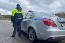 Автомобили такси под пристальным вниманием сотрудников ГАИ в Лунинецком районе