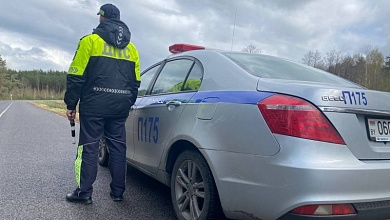 Автомобили такси под пристальным вниманием сотрудников ГАИ в Лунинецком районе