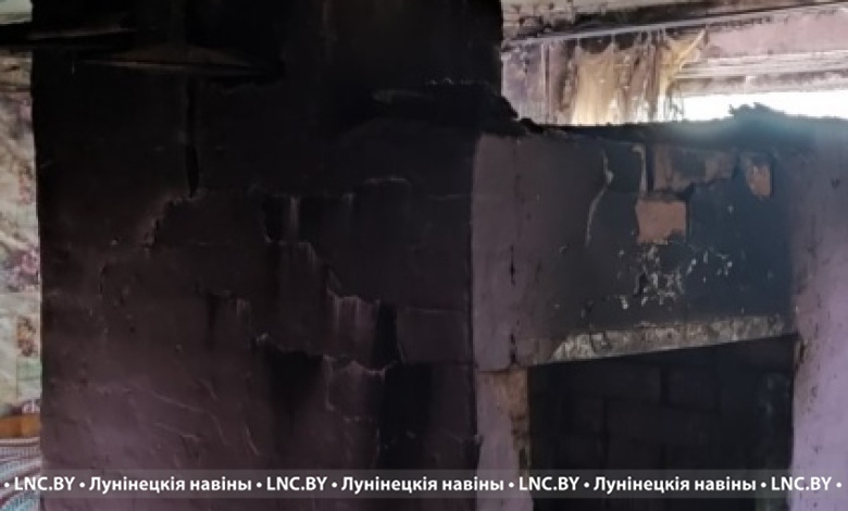 В Ситнице Лунинецкого района згорела хозпостройка