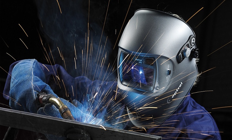 На работу приглашают сварщиков. Можно без опыта работы, обучение на месте