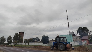 В Лунинце на ул. Гомельской ремонтируют тротуар 