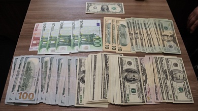 Лунинчанке вернули деньги, которые она передала курьеру-мошеннику