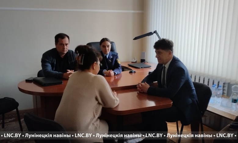 Профсоюзный юрист помог разобраться в нюансах трудовых отношений в Лунинецком районе