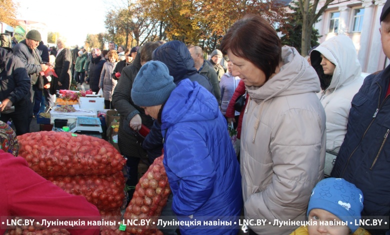 Фотомгновения: в Лунинце дан старт осенним ярмаркам