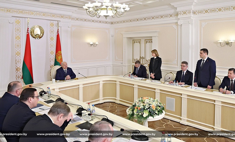 Лукашенко поручил еще раз детально изучить проект создания в Беларуси нового образовательного центра 