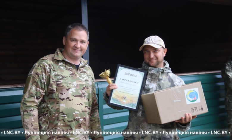Лучше отдыха и не придумаешь! Любители рыбалки собрались на озере в Лунинецком районе