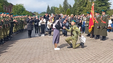 После присяги пограничник-новобранец сделал предложение своей девушке