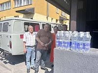 Забота о здоровье в условиях аномальной жары: профсоюз Лунинецкой ЦРБ обеспечил медиков питьевой водой