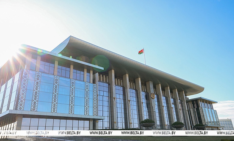 Лукашенко: идет война, пока на идеологическом фронте