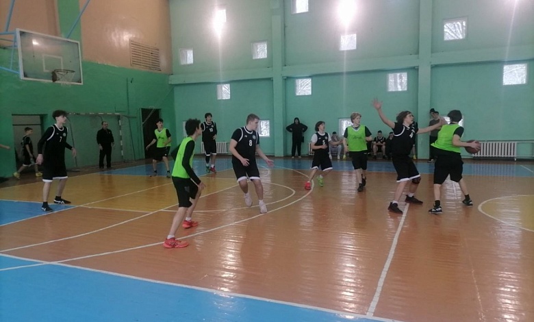 На Лунинетчине стартовало первенство района па баскетболу