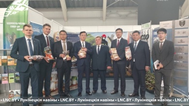 Гости из Китая интересуются предприятиями Лунинецкого района