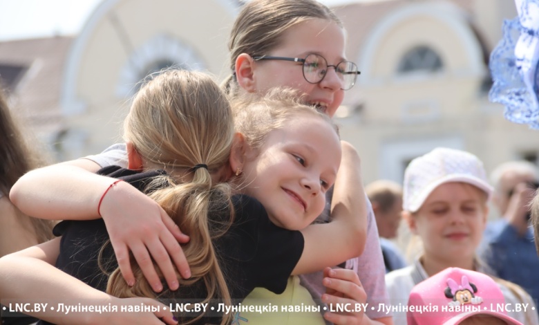 Праздник детства организовали в Лунинце (фоторепортаж)
