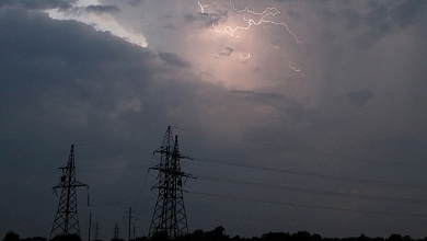 Оранжевый уровень опасности объявлен 17 июля из-за гроз. Местами - усиление ветра
