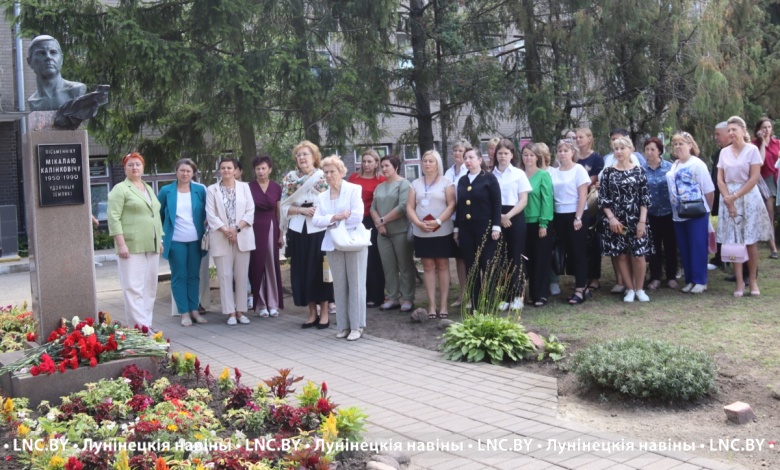 В Лунинце почтили память писателя-земляка Николая Калинковича