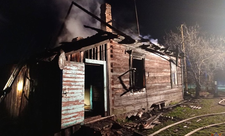 Мужчина погиб на пожаре своего дома в Ивановском районе 