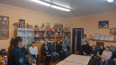 Спасатели проводят встречи в трудовых коллективах Лунинецкого района 