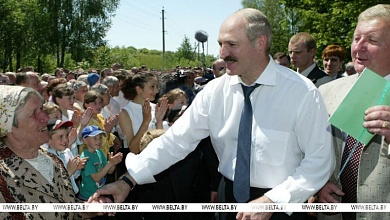 Лукашенко: Но ведь смогли же! // Принципиальное решение и «президентские» дома | КАК ЭТО БЫЛО: 2005